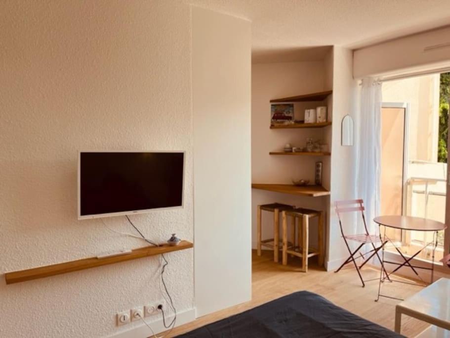 Idealement Situe Apartment